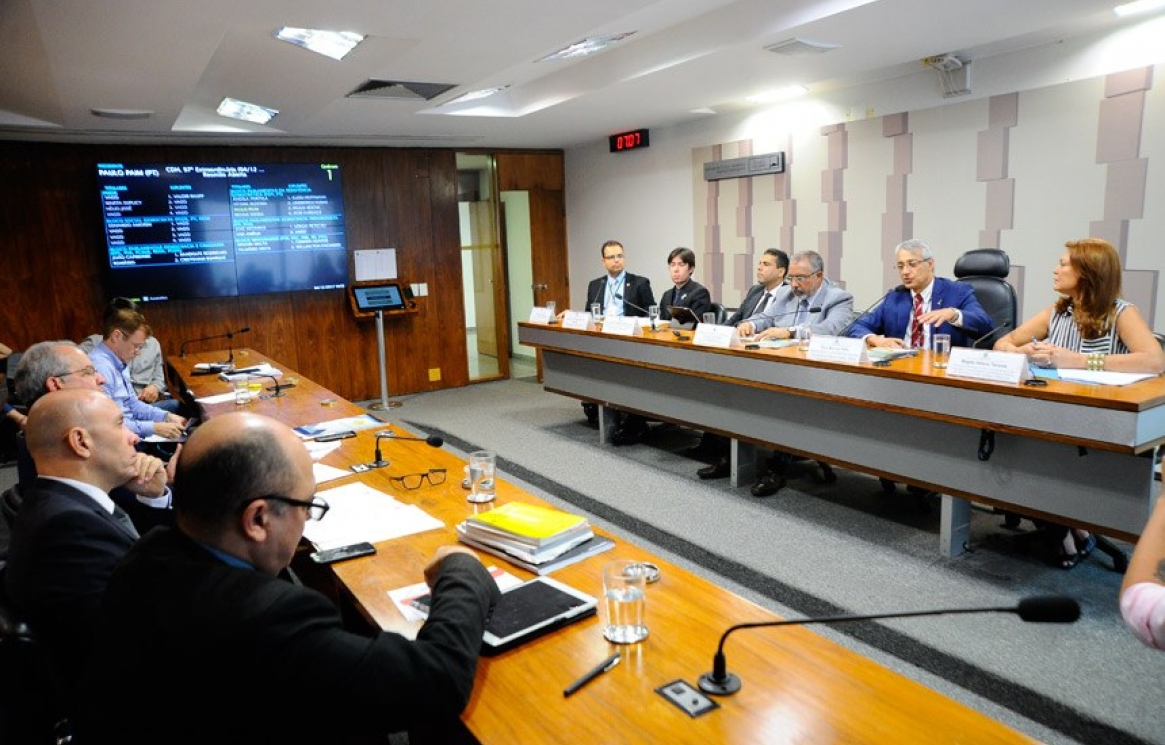 senado_servidor.jpg