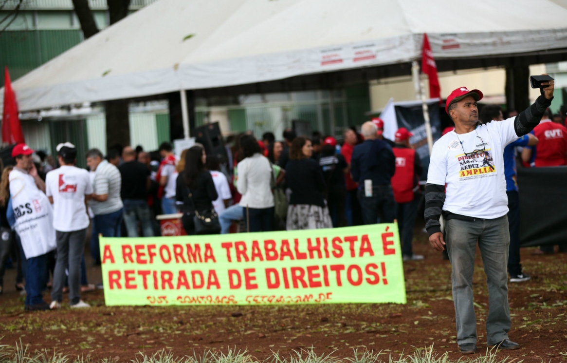 https://www.paeseferreira.com.br/images/manifestacao_reforma.jpg