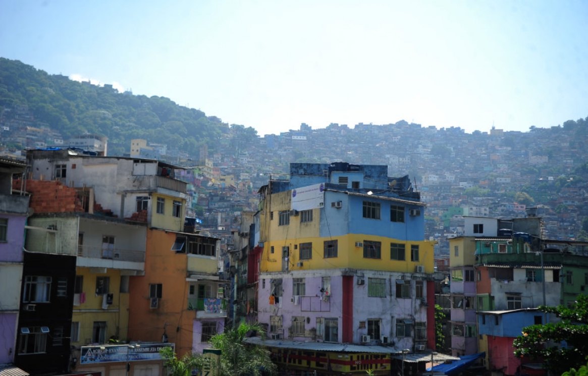 favela-e1501799005660.jpg