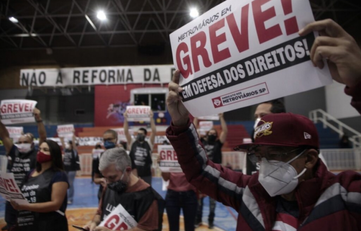 https://www.paeseferreira.com.br/images/Sindicato-dos-Metroviarios-de-Sao-Paulo-greve-metroviarios-mascara-1024x683.jpg