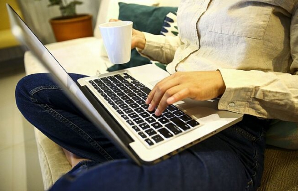 Abr-Camargo-notebook-home-office-teletrabalho-e1620685724416.jpeg