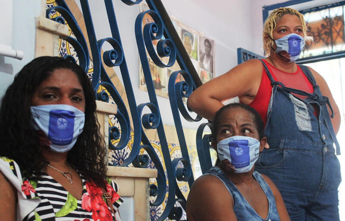 Themis-trabalho-domestico-carteira-de-trabalho-mascara.jpeg